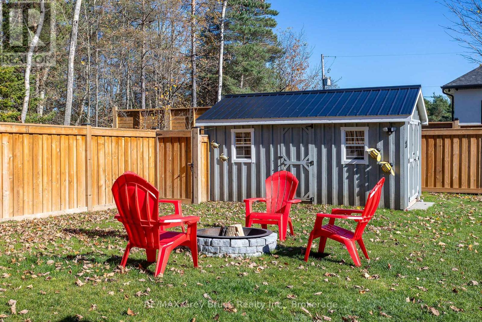 611 Sixth Street N, South Bruce Peninsula, Ontario  N0H 2G0 - Photo 33 - X12485654