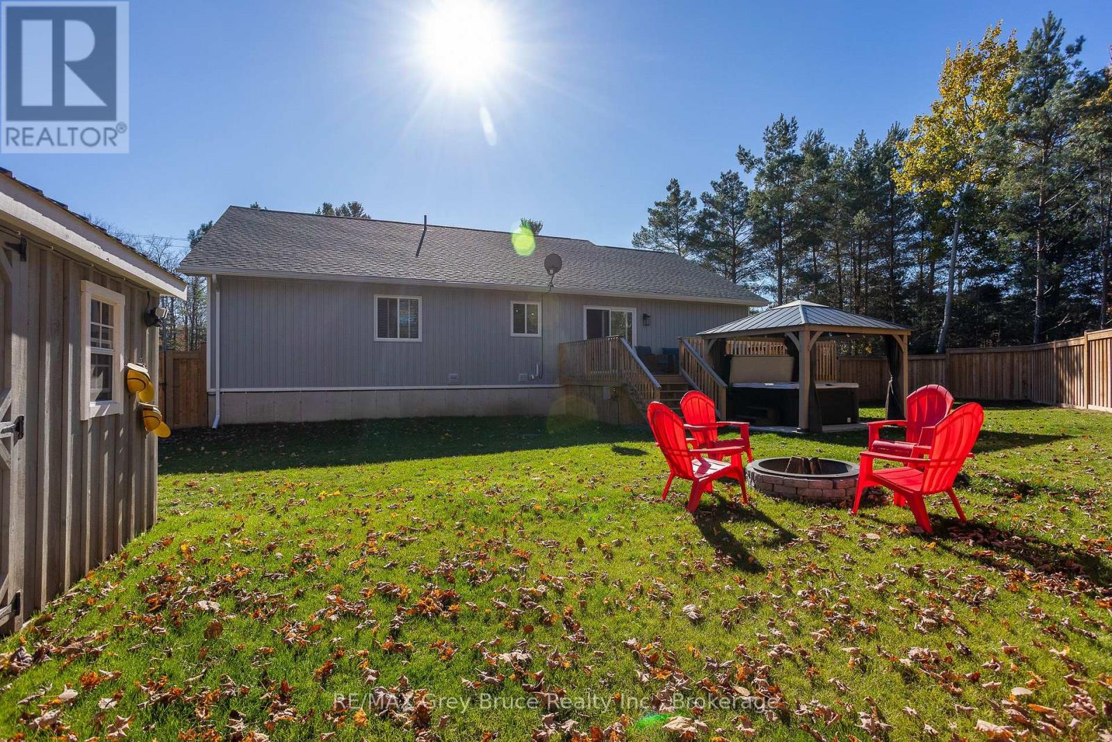 611 Sixth Street N, South Bruce Peninsula, Ontario  N0H 2G0 - Photo 35 - X12485654