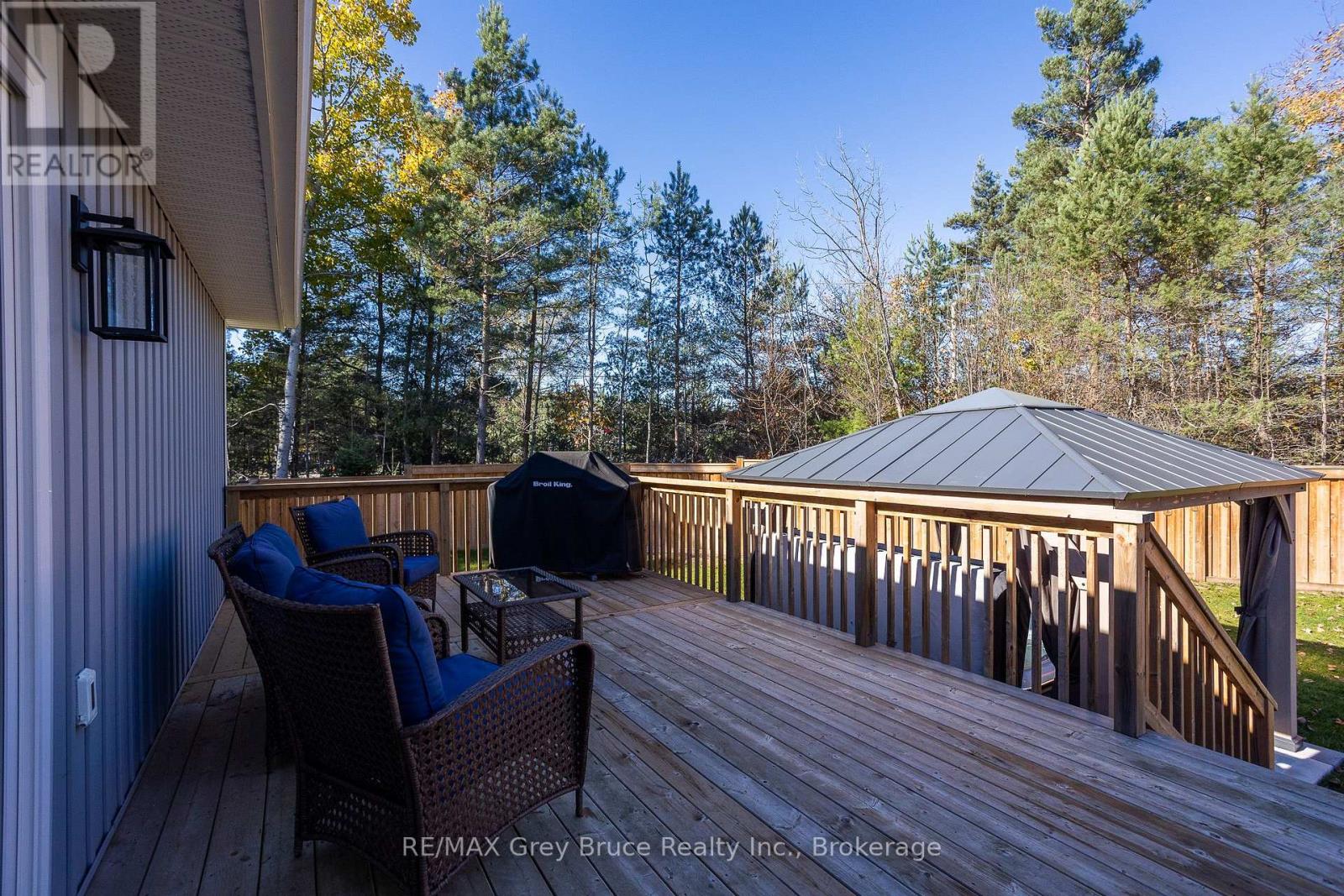 611 Sixth Street N, South Bruce Peninsula, Ontario  N0H 2G0 - Photo 39 - X12485654