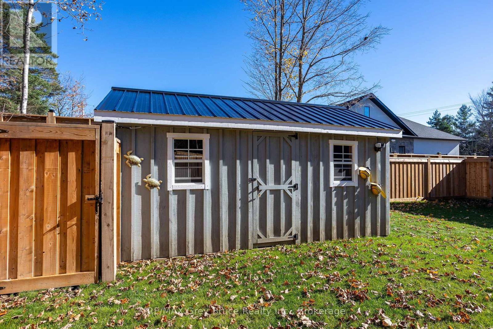 611 Sixth Street N, South Bruce Peninsula, Ontario  N0H 2G0 - Photo 34 - X12485654