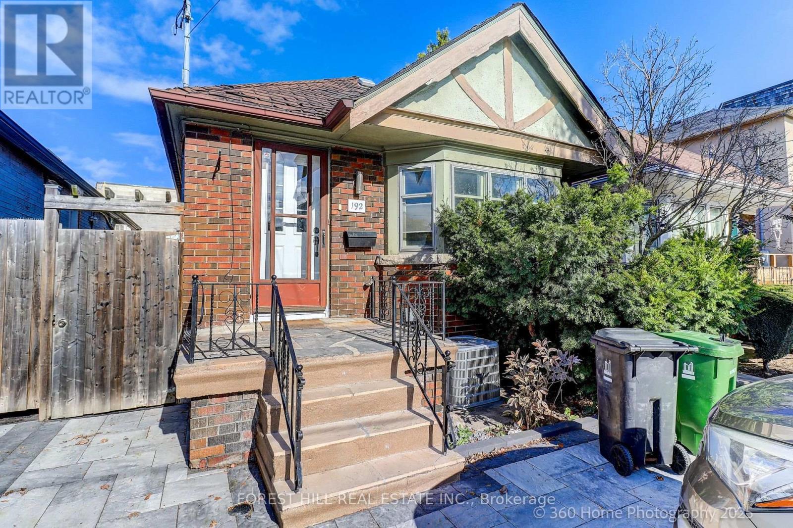 192 ROE AVENUE, Toronto, Ontario