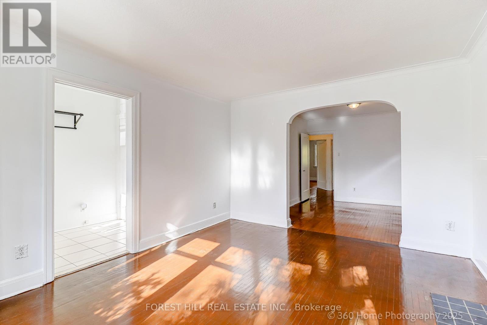 192 Roe Avenue, Toronto, Ontario  M5M 2J2 - Photo 12 - C12379019