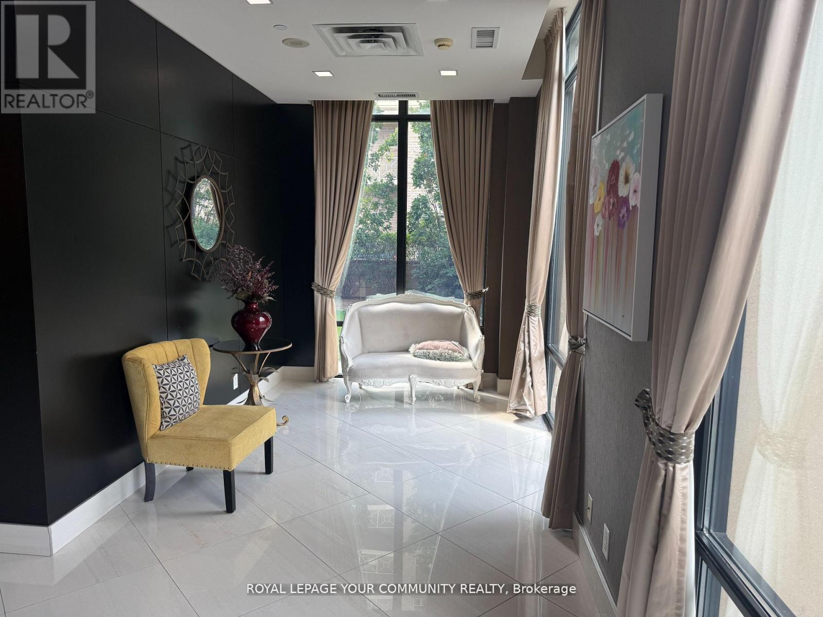 208 - 520 Steeles Avenue W, Vaughan, Ontario  L4J 1A2 - Photo 5 - N12485558