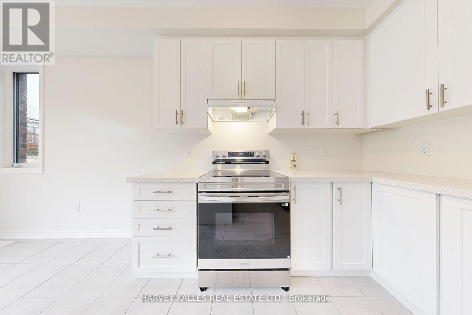 53 Lawrence D. Pridham Avenue, New Tecumseth, Ontario  L9R 0X2 - Photo 15 - N12485567