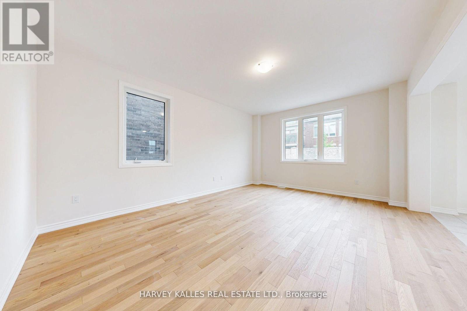 53 Lawrence D. Pridham Avenue, New Tecumseth, Ontario  L9R 0X2 - Photo 9 - N12485567