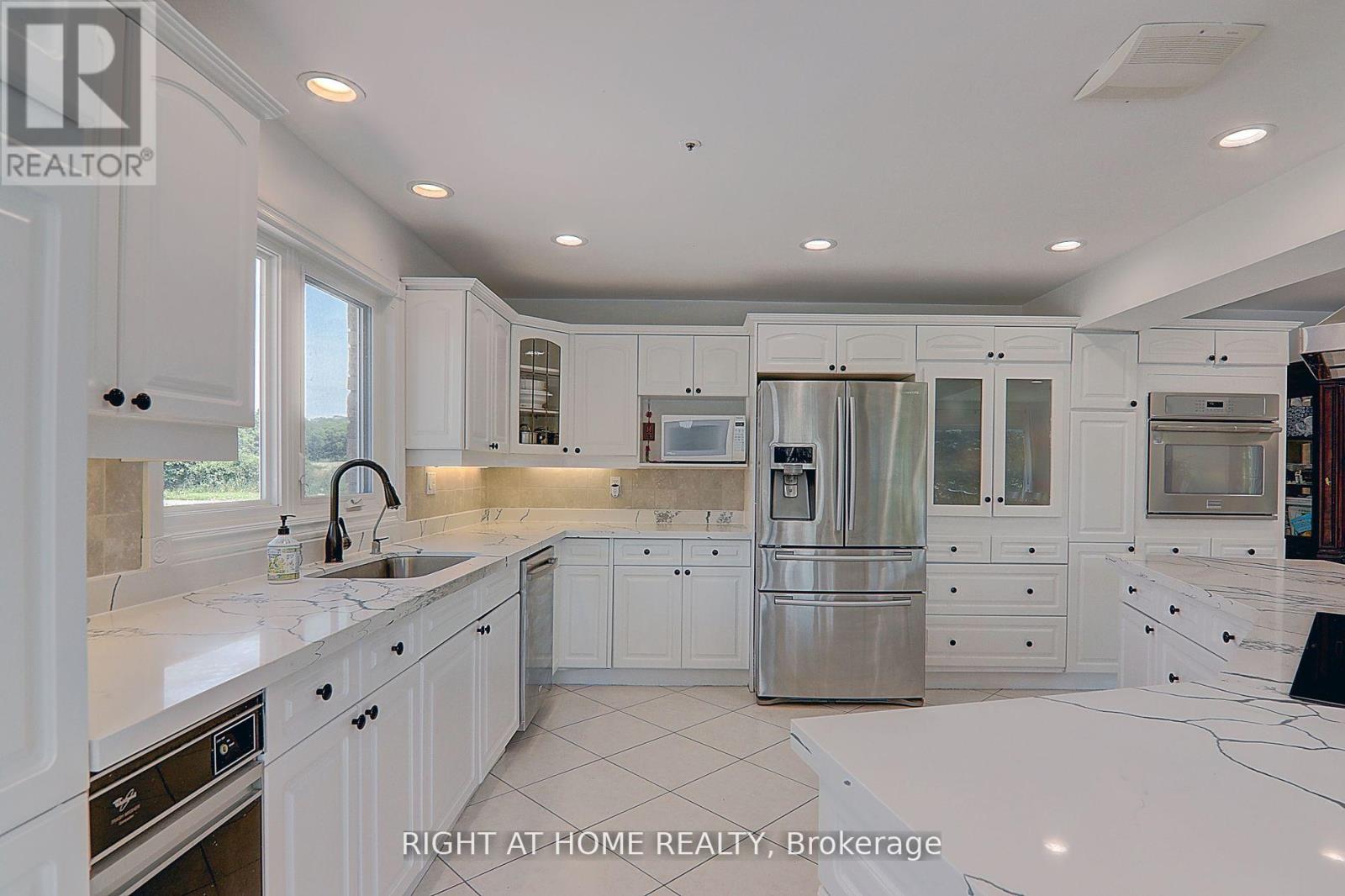 1008 Mount Albert Road, East Gwillimbury (Sharon), Ontario  L0G 1V0 - Photo 17 - N12485581