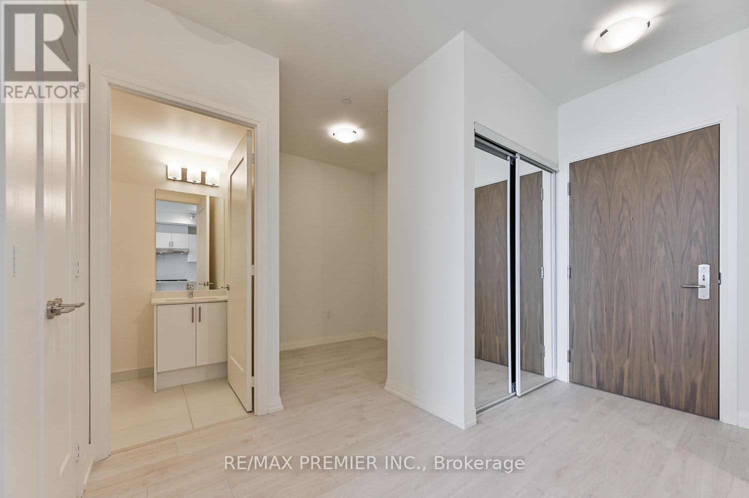 609 - 27 Korda Gate, Vaughan, Ontario  L4K 0P6 - Photo 6 - N12485592