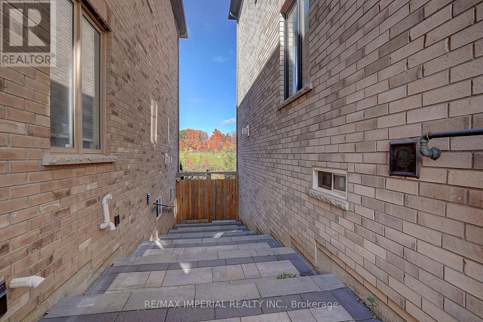 30 Orwell Drive, Vaughan, Ontario  L4H 4P7 - Photo 46 - N12485609