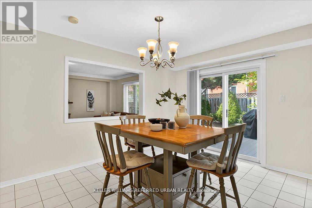 32 Nelson Circle, Newmarket, Ontario  L3X 1R1 - Photo 10 - N12485625