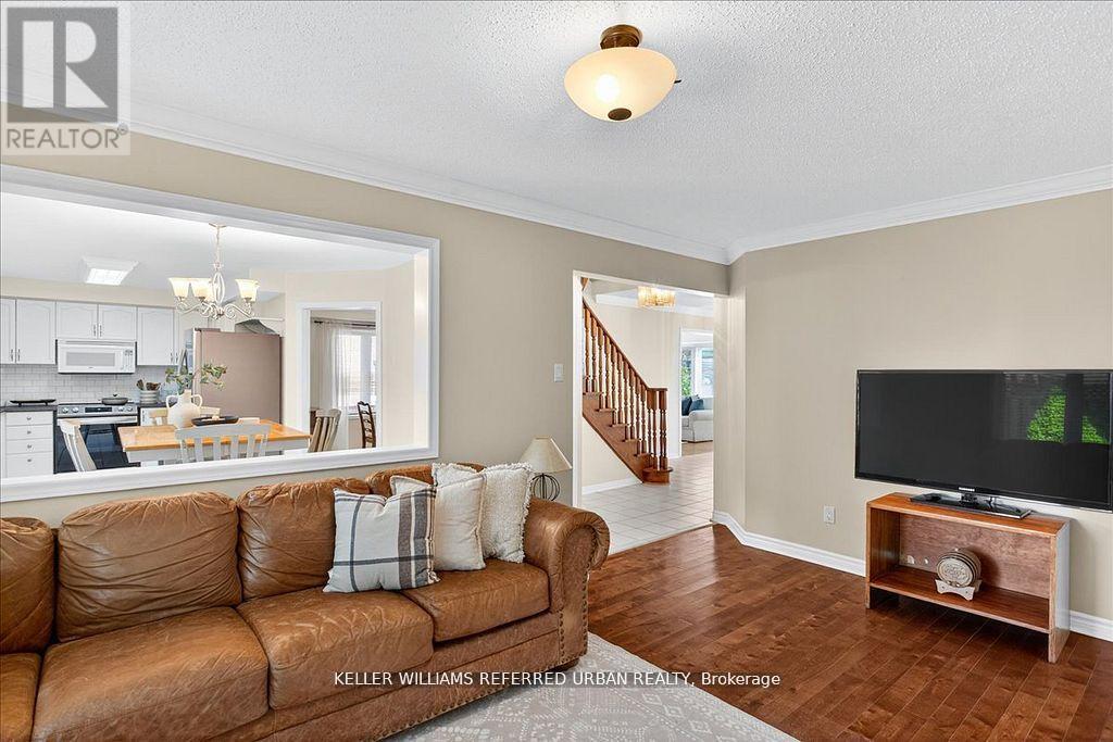 32 Nelson Circle, Newmarket, Ontario  L3X 1R1 - Photo 16 - N12485625