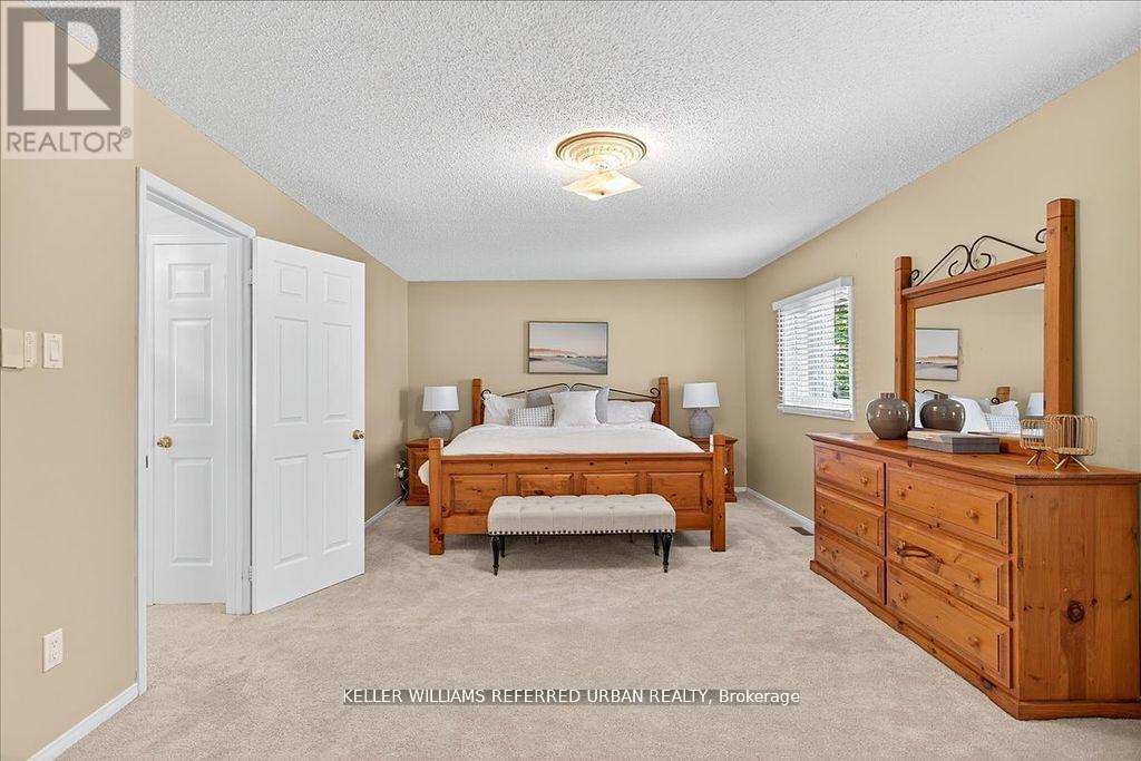 32 Nelson Circle, Newmarket, Ontario  L3X 1R1 - Photo 18 - N12485625