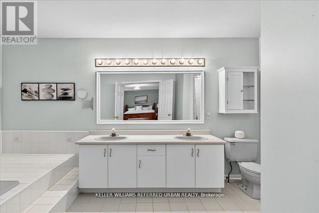 32 Nelson Circle, Newmarket, Ontario  L3X 1R1 - Photo 22 - N12485625