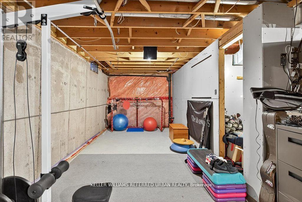 32 Nelson Circle, Newmarket, Ontario  L3X 1R1 - Photo 37 - N12485625