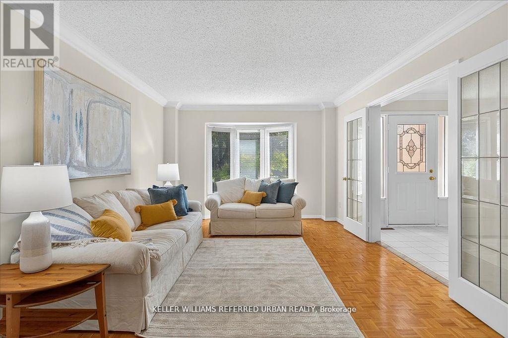 32 Nelson Circle, Newmarket, Ontario  L3X 1R1 - Photo 6 - N12485625