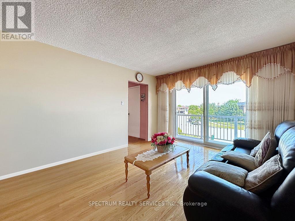 20 Terra Road, Vaughan, Ontario  L4L 3J5 - Photo 7 - N12395208
