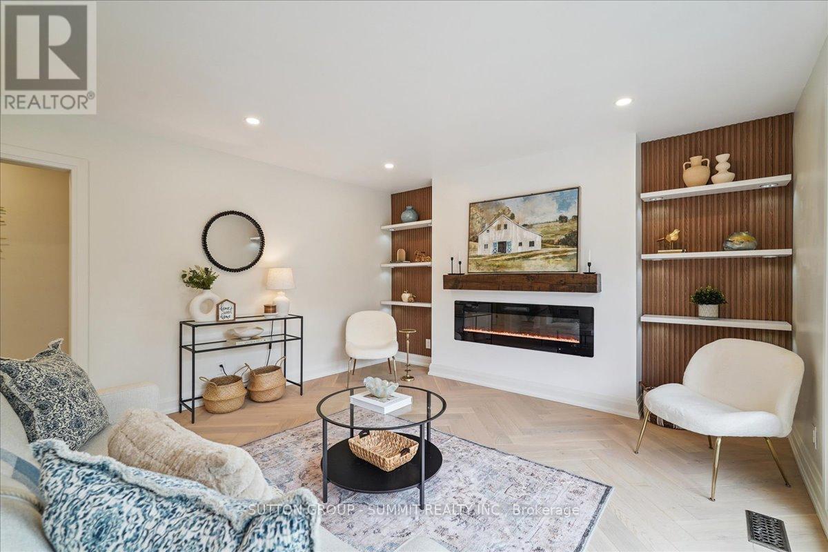 1391 Mountain Grove Avenue, Burlington, Ontario  L7P 2H1 - Photo 2 - W12466103