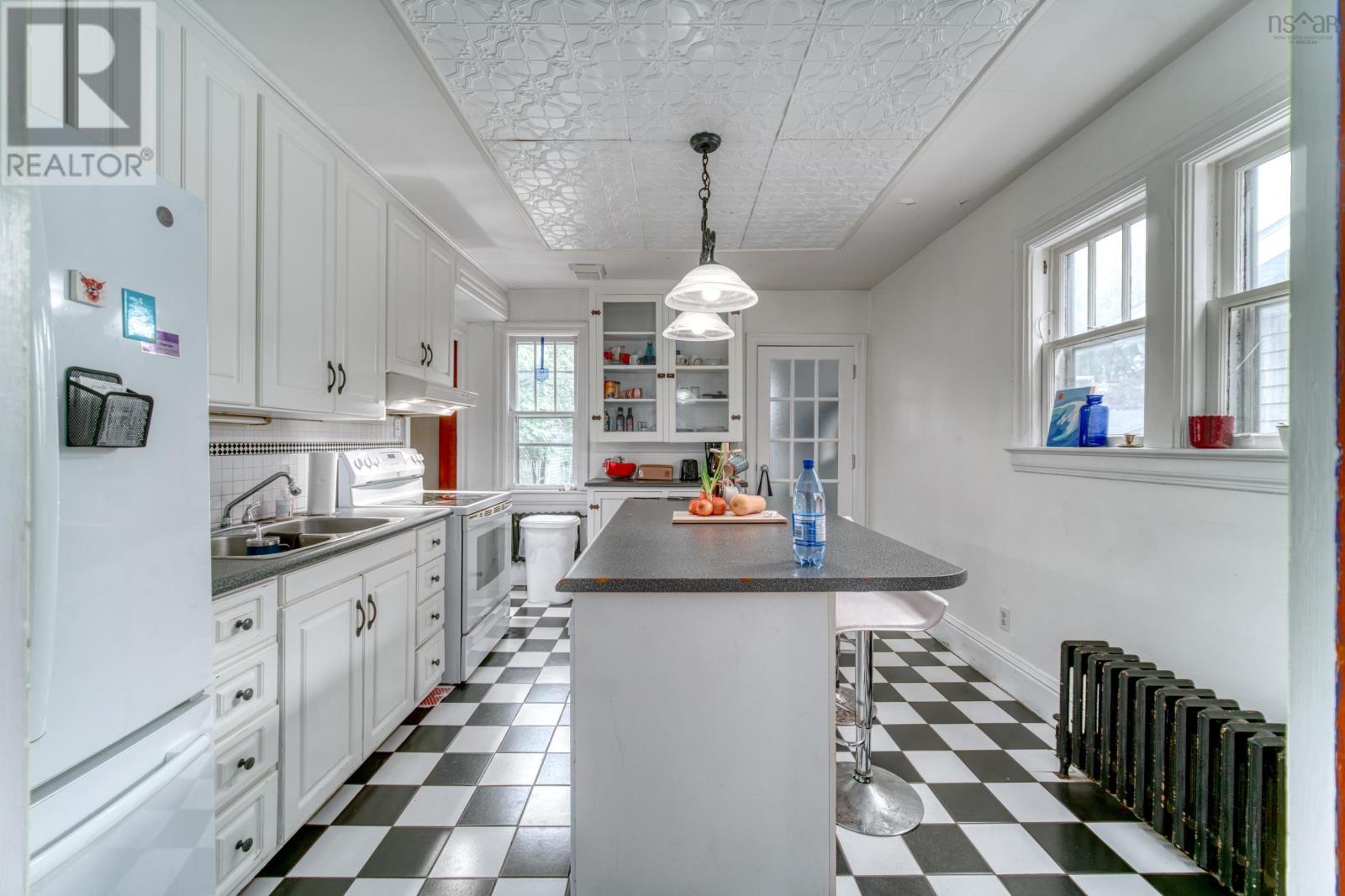 2078 Oxford Street, Halifax Regional Municipality, Nova Scotia  B3L 2T2 - Photo 12 - 202513601