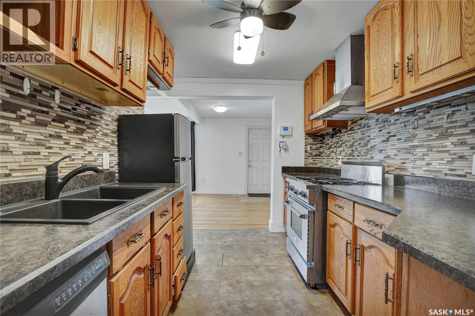 1018 O Avenue S, Saskatoon, Saskatchewan  S7M 1Z6 - Photo 10 - SK021871