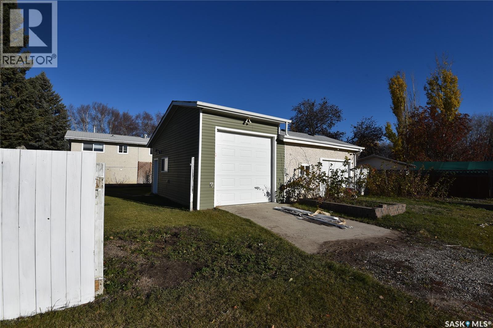 1211 1st Street E, Nipawin, Saskatchewan  S0E 1E0 - Photo 23 - SK021820