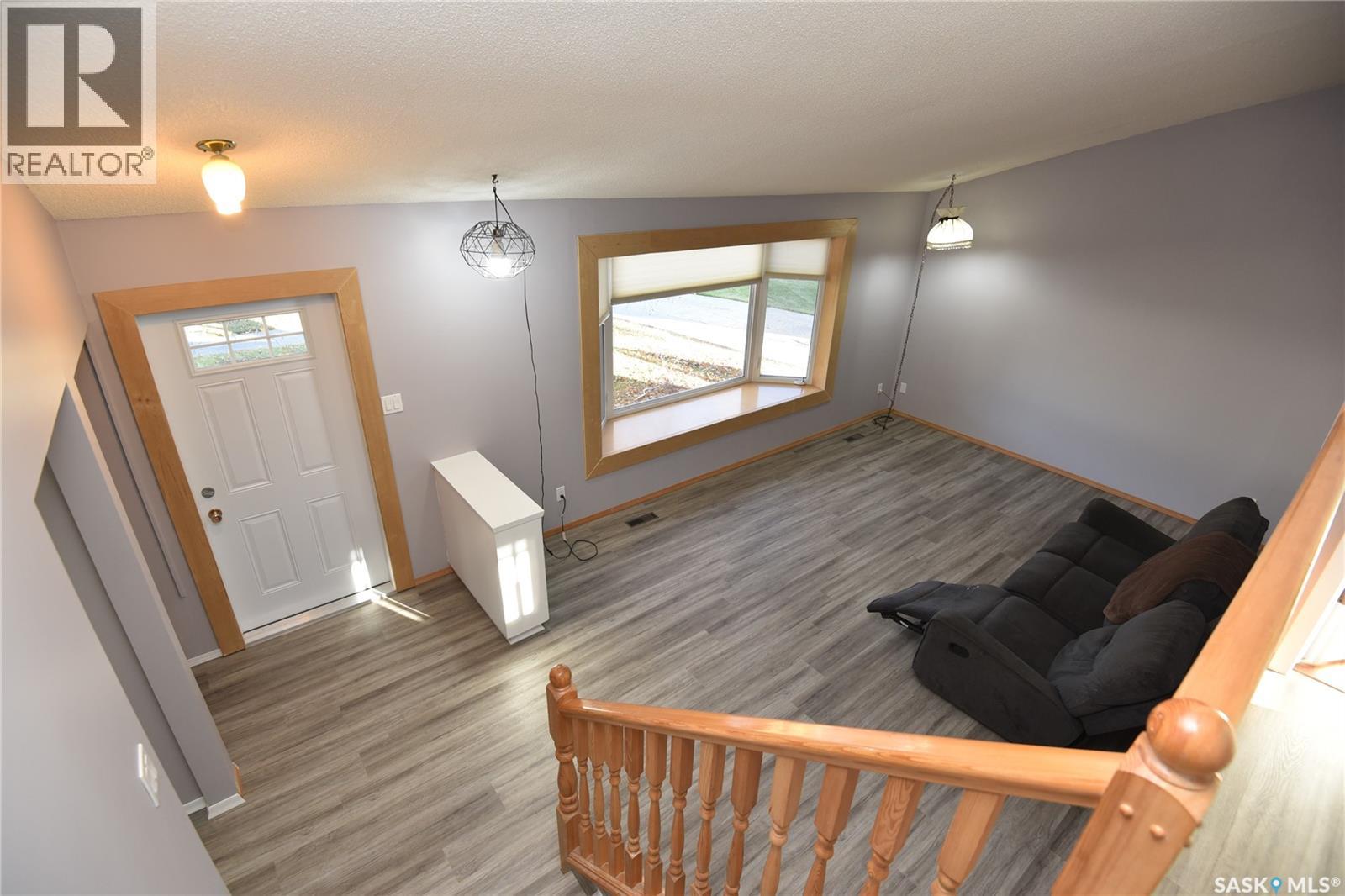 1211 1st Street E, Nipawin, Saskatchewan  S0E 1E0 - Photo 3 - SK021820