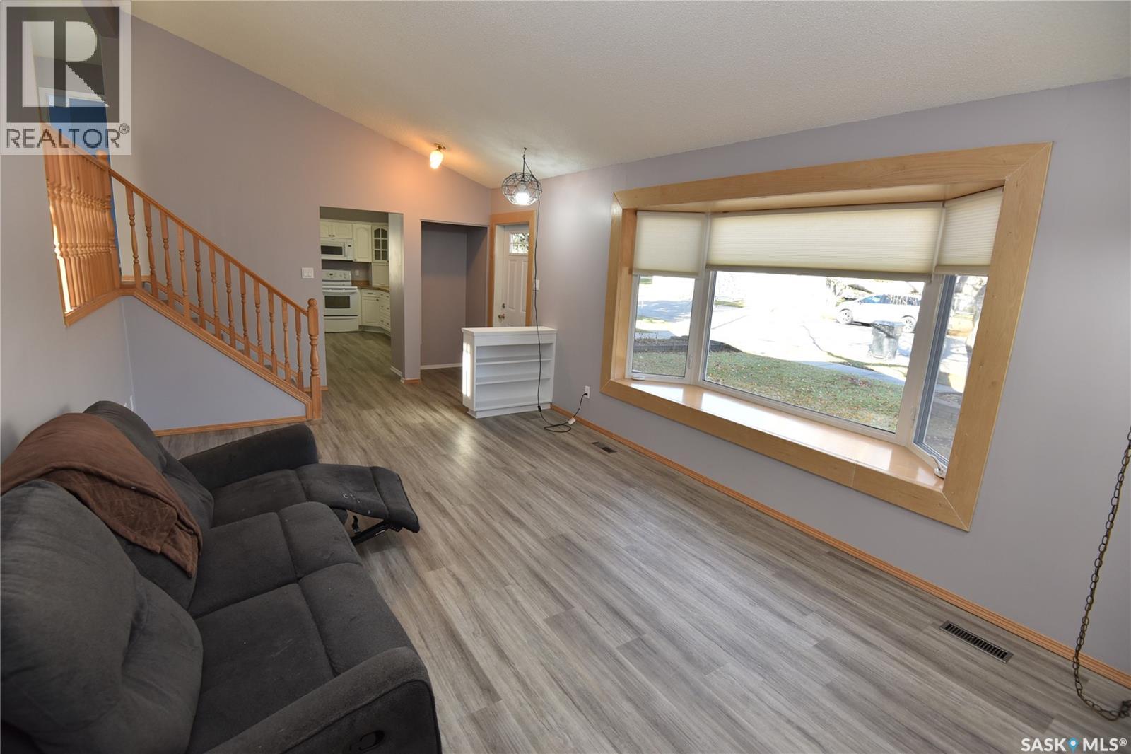 1211 1st Street E, Nipawin, Saskatchewan  S0E 1E0 - Photo 4 - SK021820