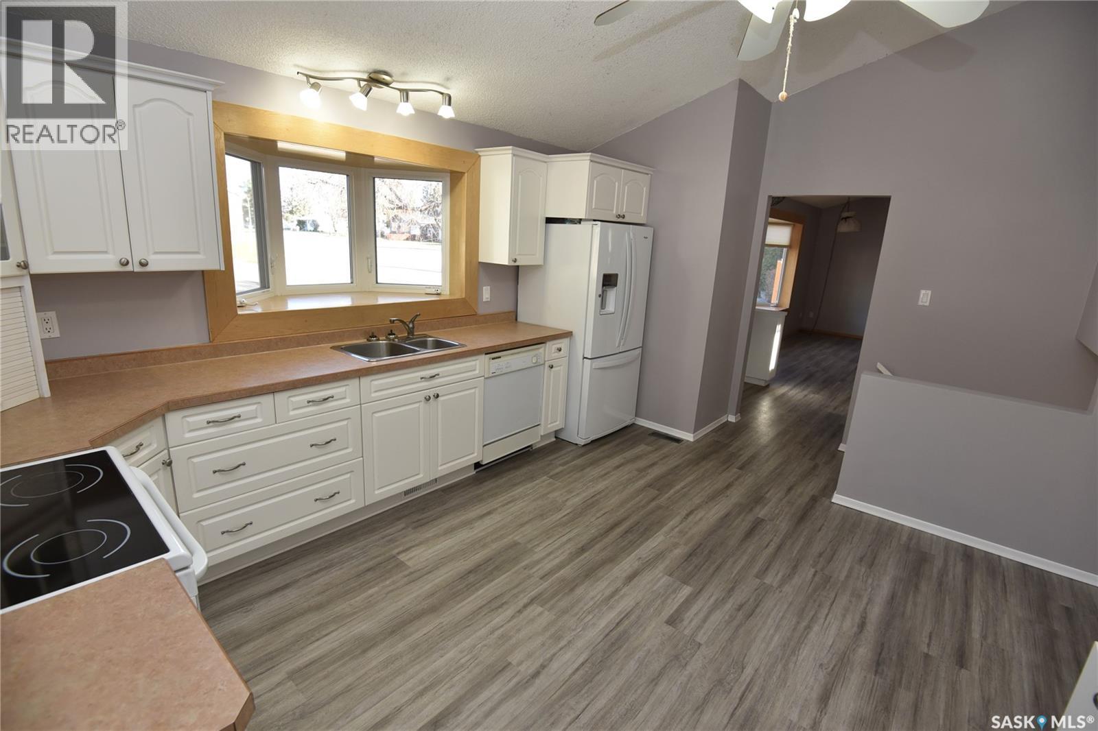 1211 1st Street E, Nipawin, Saskatchewan  S0E 1E0 - Photo 8 - SK021820