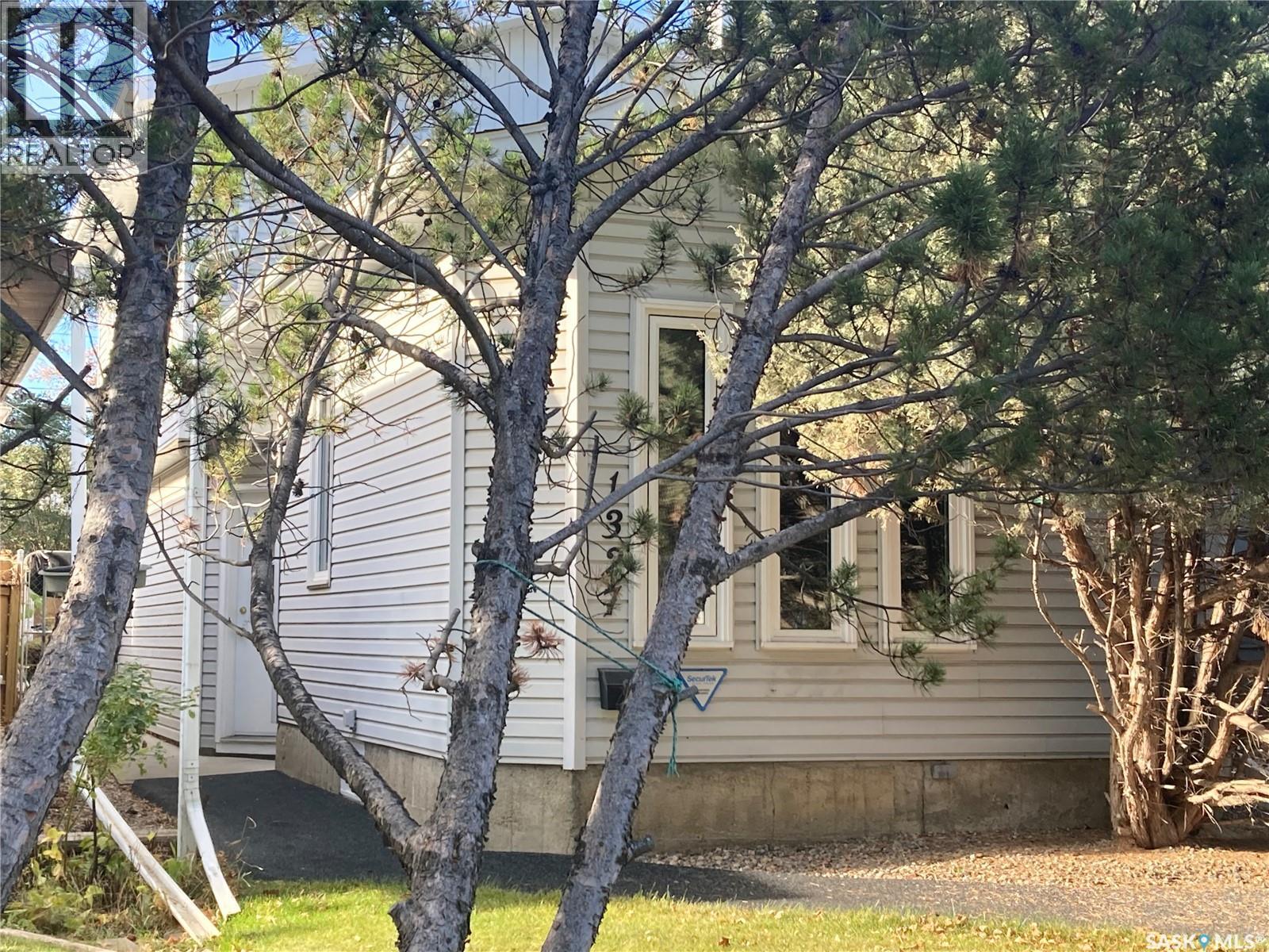 1327 2nd AVENUE N, saskatoon, Saskatchewan