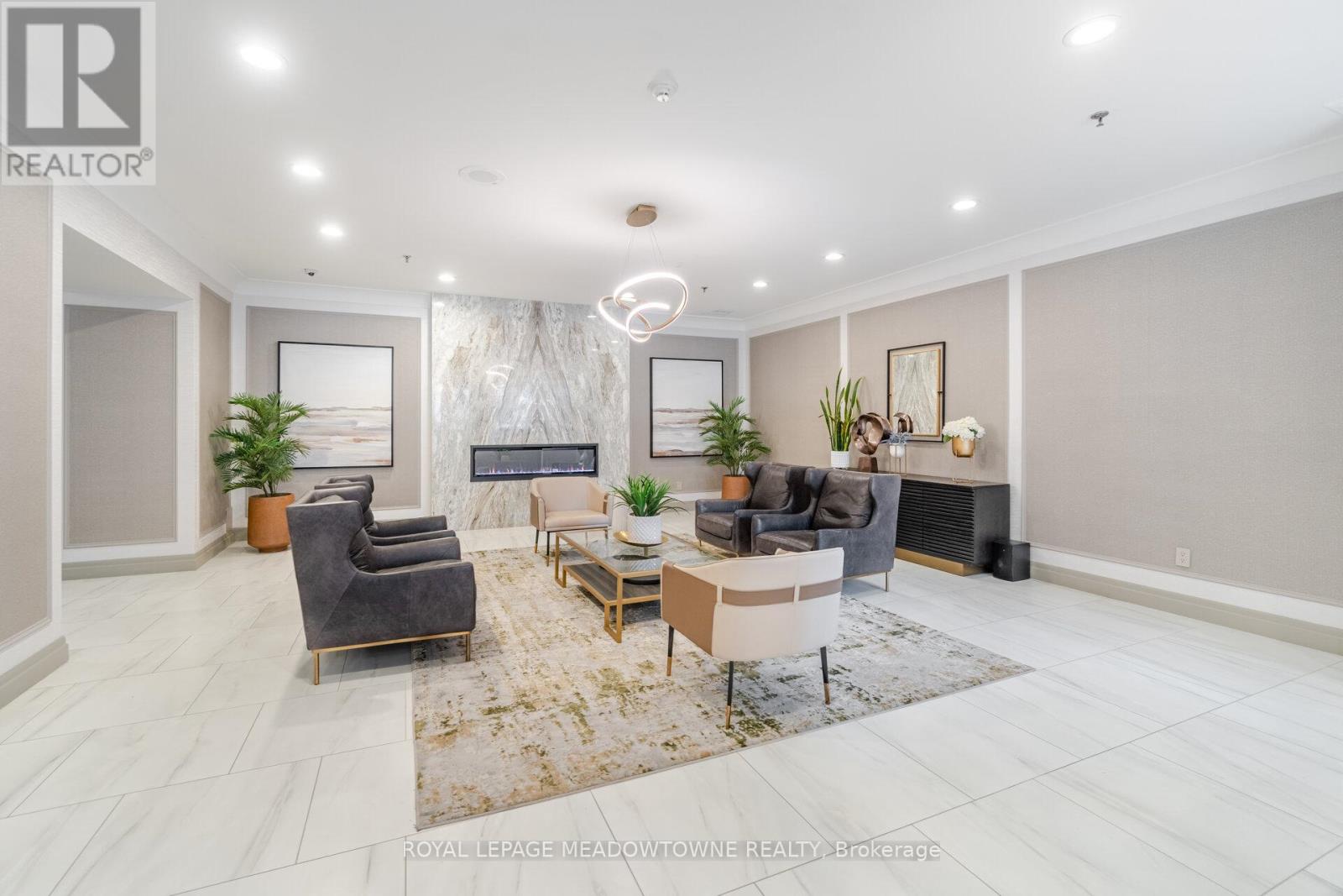 75 - 75 KING STREET E, Mississauga, Ontario