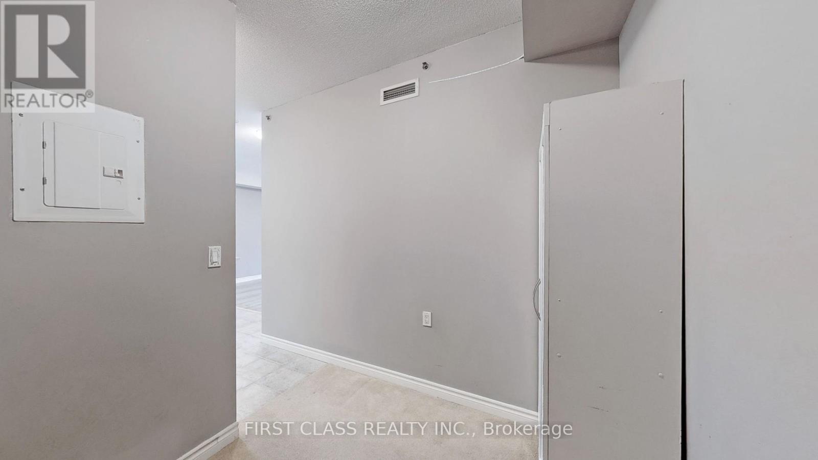 1201 - 810 Scollard Court, Mississauga, Ontario  L5V 0A4 - Photo 10 - W12485582