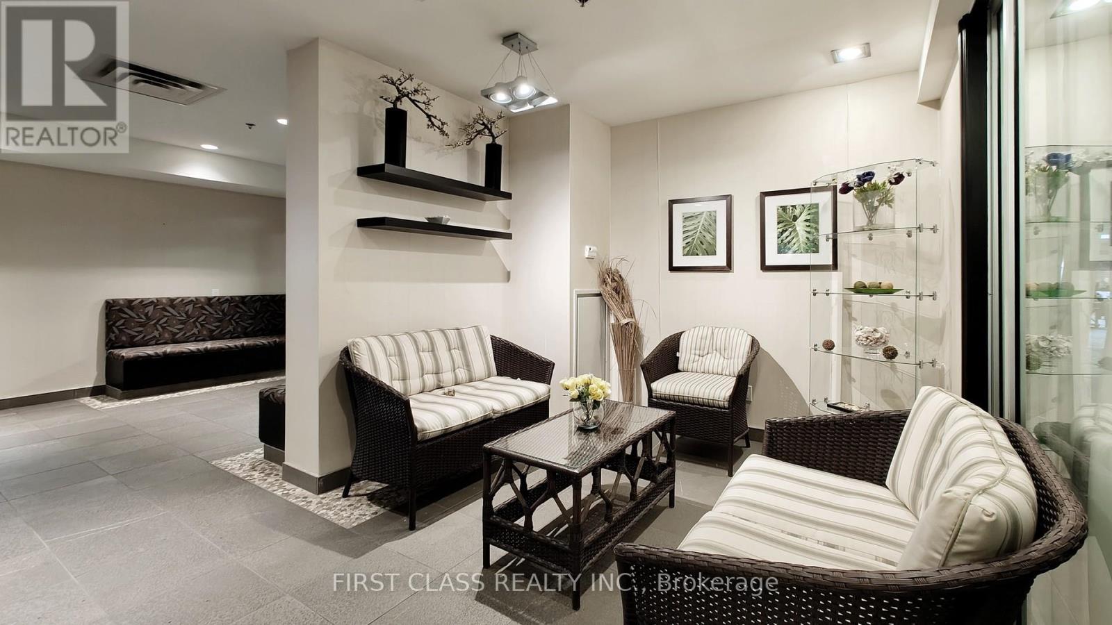 1201 - 810 Scollard Court, Mississauga, Ontario  L5V 0A4 - Photo 19 - W12485582