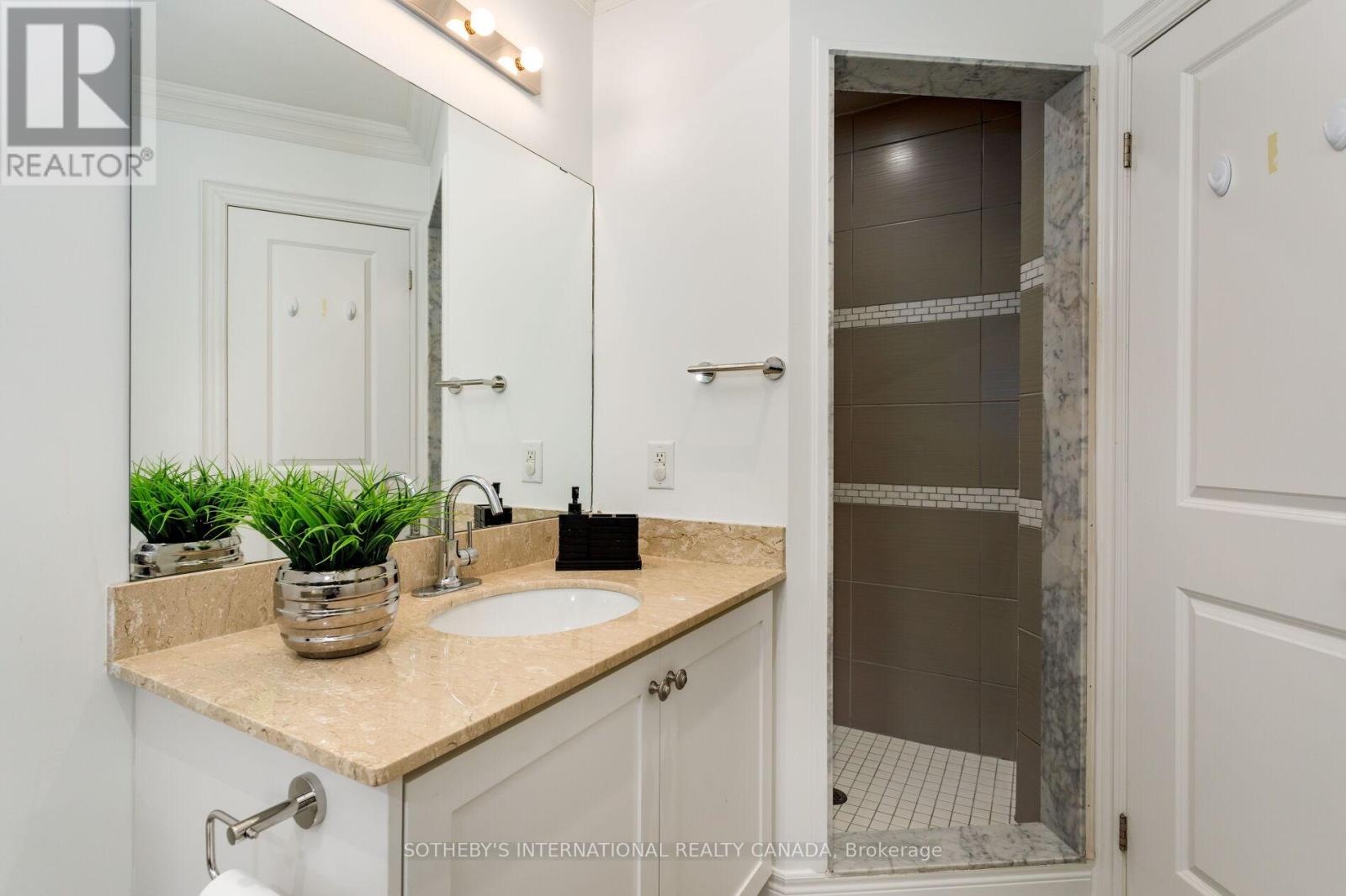 44 Forty First Street, Toronto, Ontario  M8W 3N6 - Photo 26 - W12485585