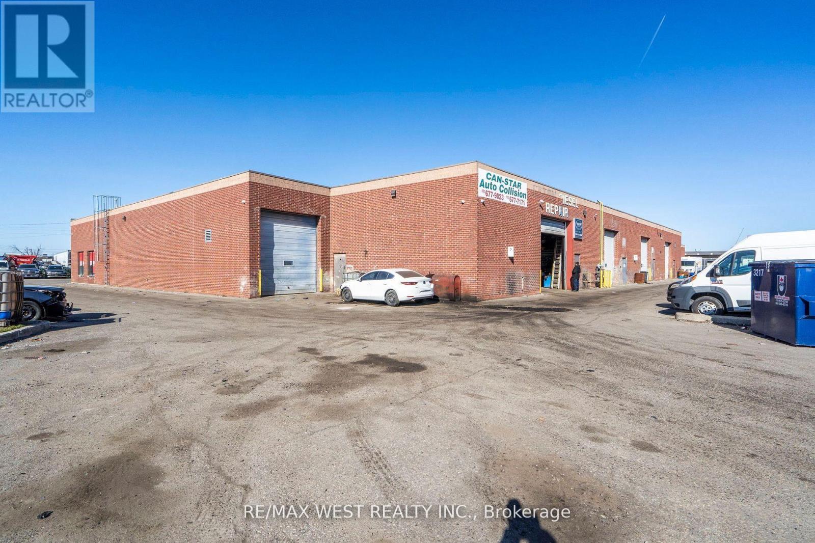 7 - 7089 Torbram Road, Mississauga, Ontario  L4T 1G7 - Photo 2 - W12485589