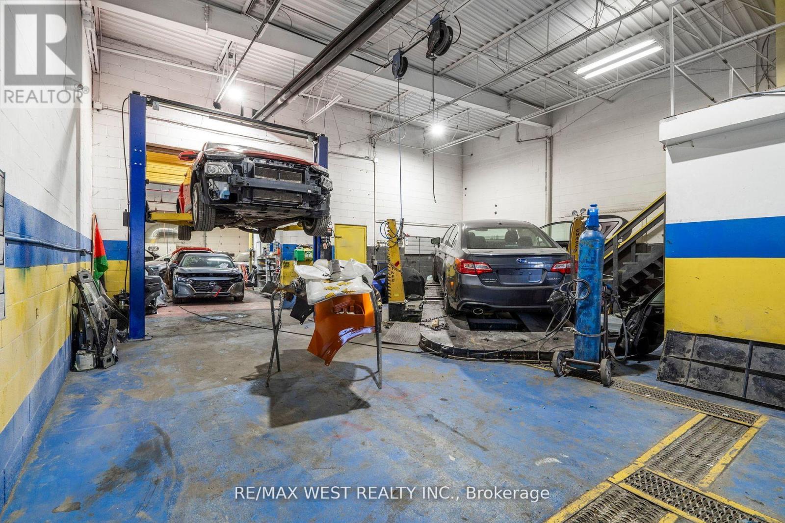 7 - 7089 Torbram Road, Mississauga, Ontario  L4T 1G7 - Photo 3 - W12485589