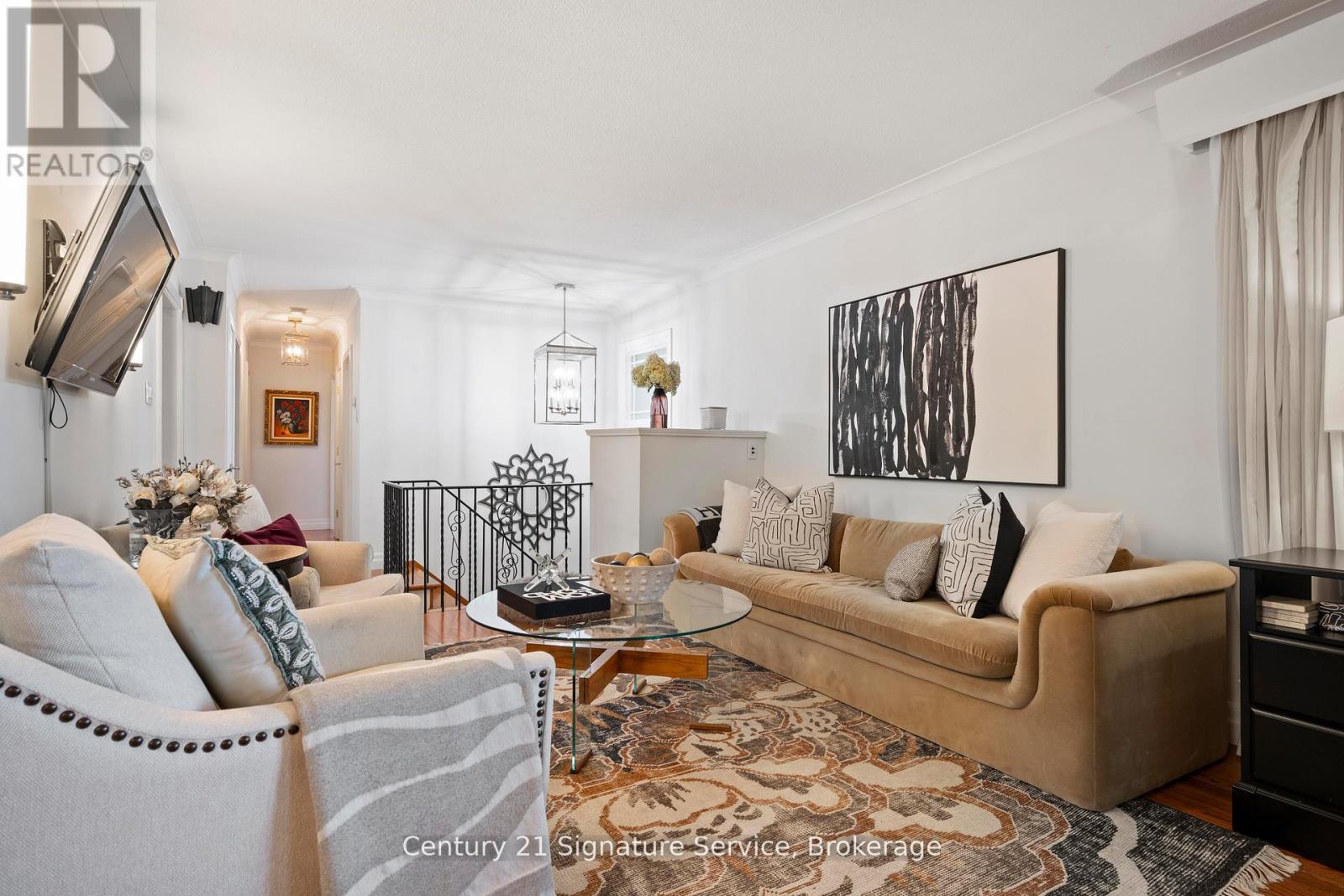 1602 Carletta Drive, Mississauga, Ontario  L4X 1E5 - Photo 10 - W12485590