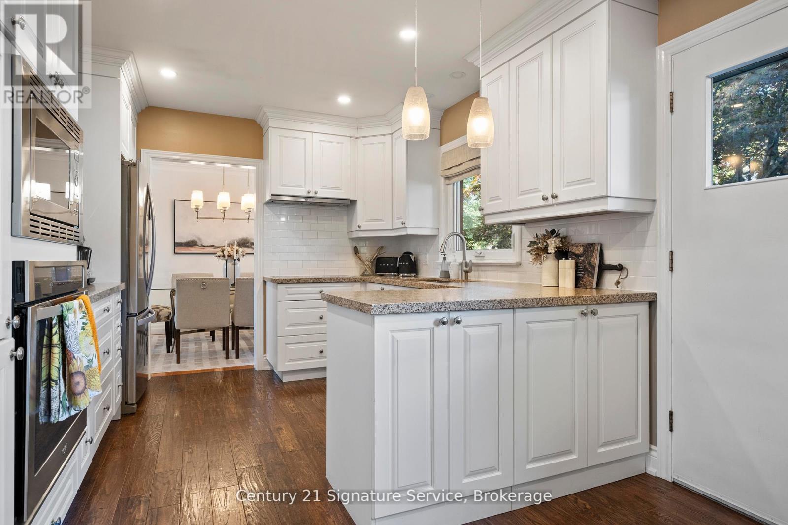 1602 Carletta Drive, Mississauga, Ontario  L4X 1E5 - Photo 13 - W12485590