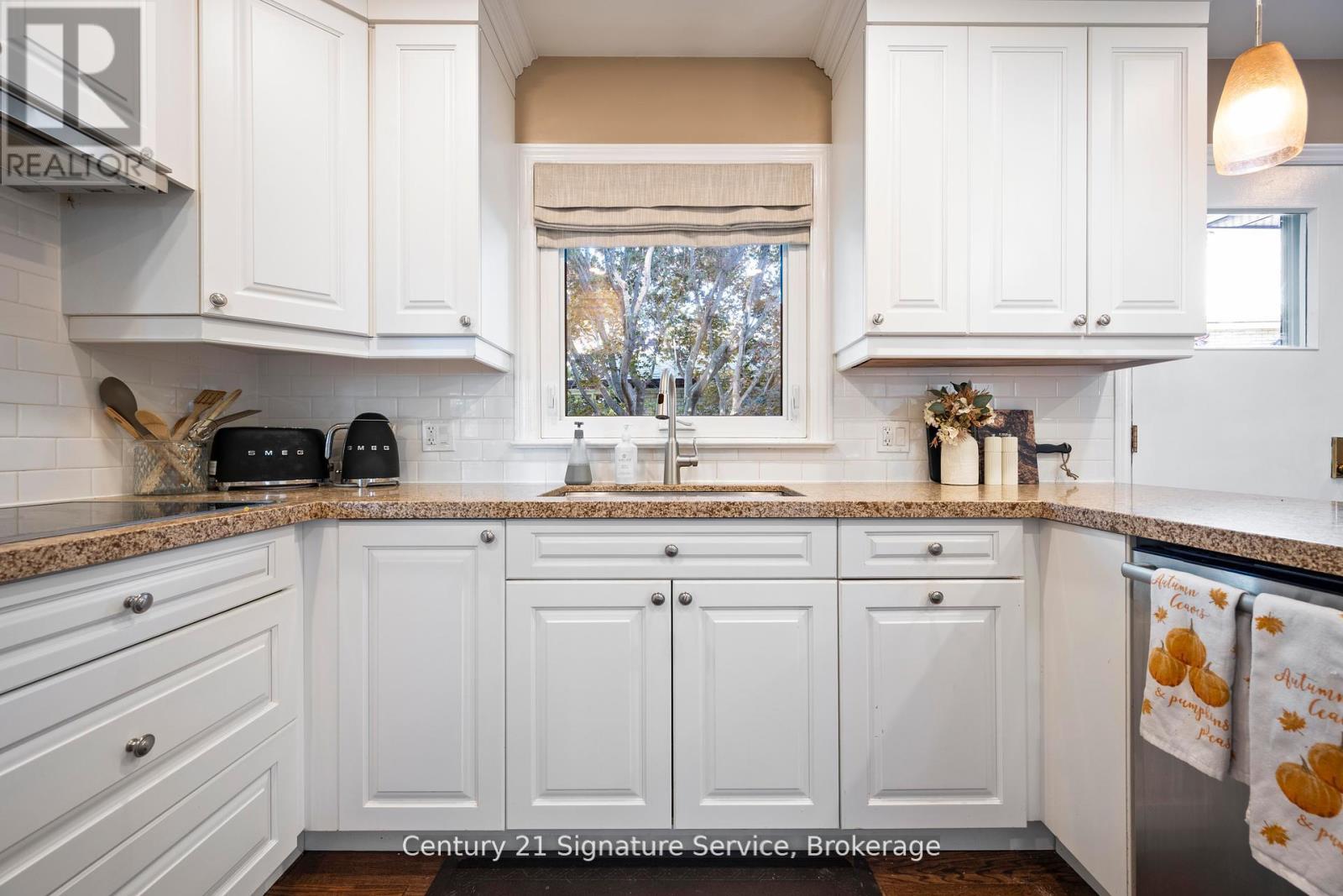 1602 Carletta Drive, Mississauga, Ontario  L4X 1E5 - Photo 15 - W12485590