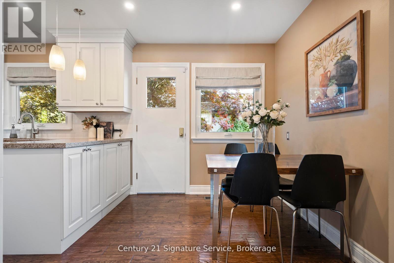 1602 Carletta Drive, Mississauga, Ontario  L4X 1E5 - Photo 18 - W12485590