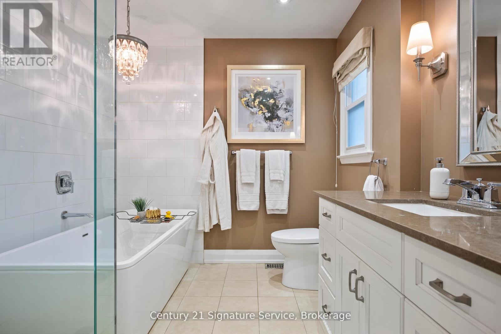 1602 Carletta Drive, Mississauga, Ontario  L4X 1E5 - Photo 23 - W12485590