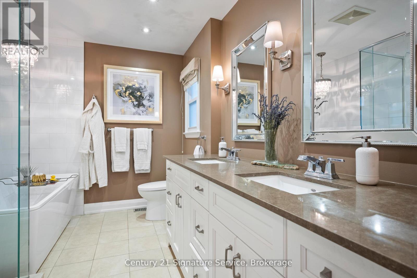 1602 Carletta Drive, Mississauga, Ontario  L4X 1E5 - Photo 24 - W12485590