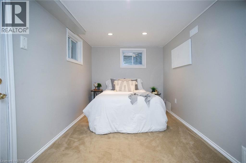 24 Avenue Road, Cambridge, Ontario  N1R 1B7 - Photo 18 - 40783737