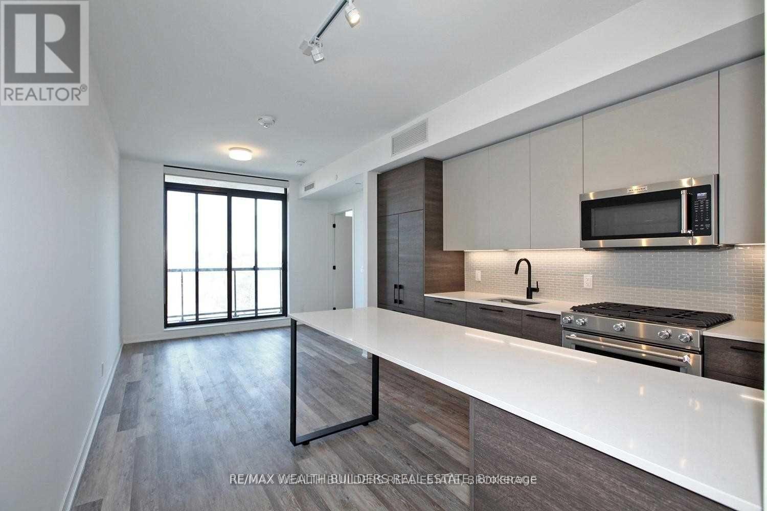 511 - 2118 Bloor Street W, Toronto, Ontario  M6S 1M8 - Photo 2 - W12485598