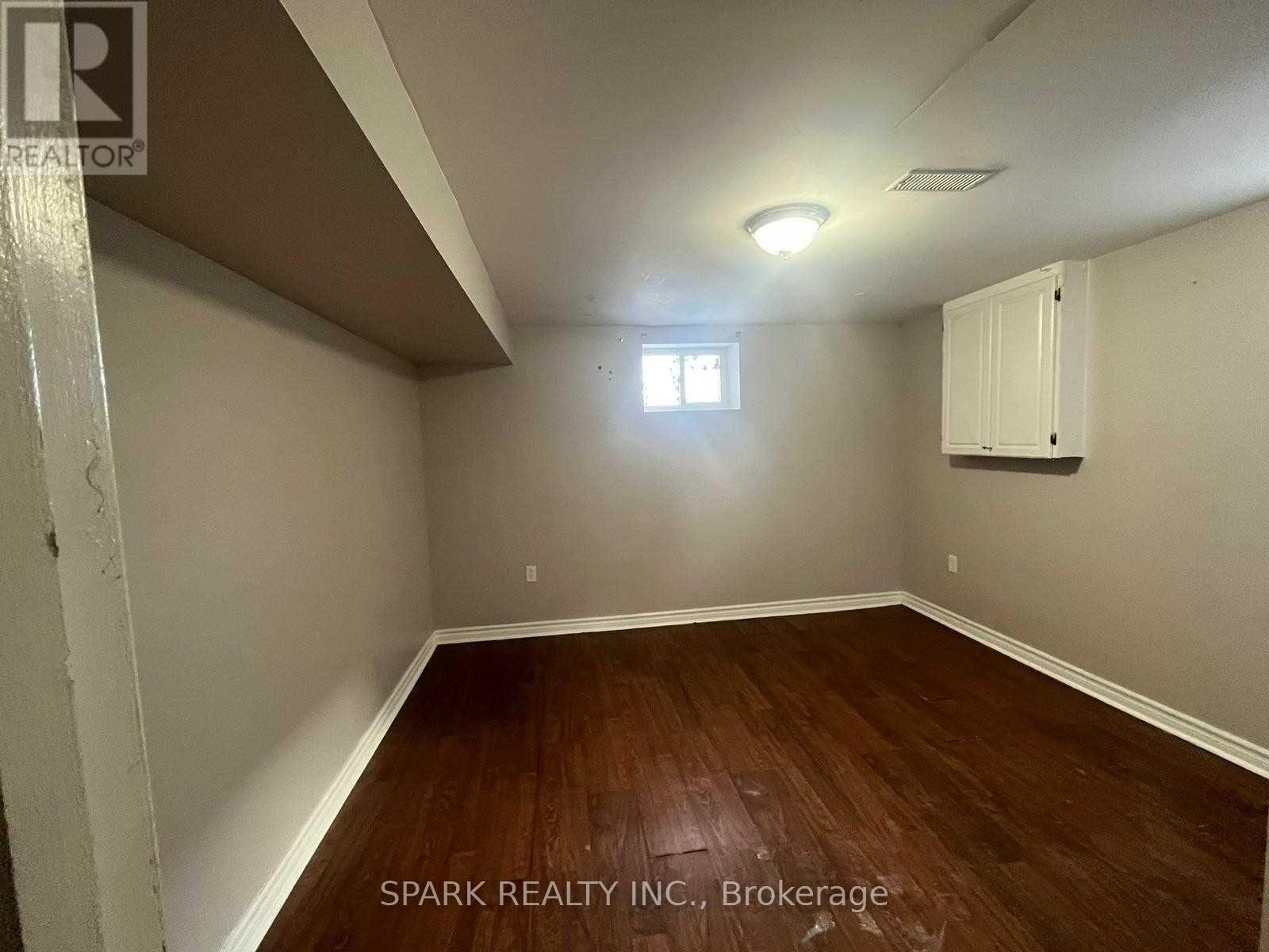 Bsmt - 55 Moore Street, Brampton, Ontario  L6X 1V2 - Photo 11 - W12485599