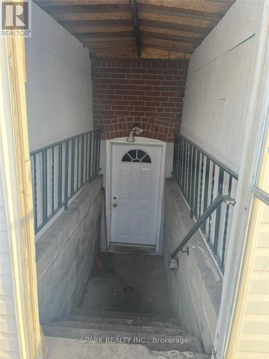 Bsmt - 55 Moore Street, Brampton, Ontario  L6X 1V2 - Photo 2 - W12485599