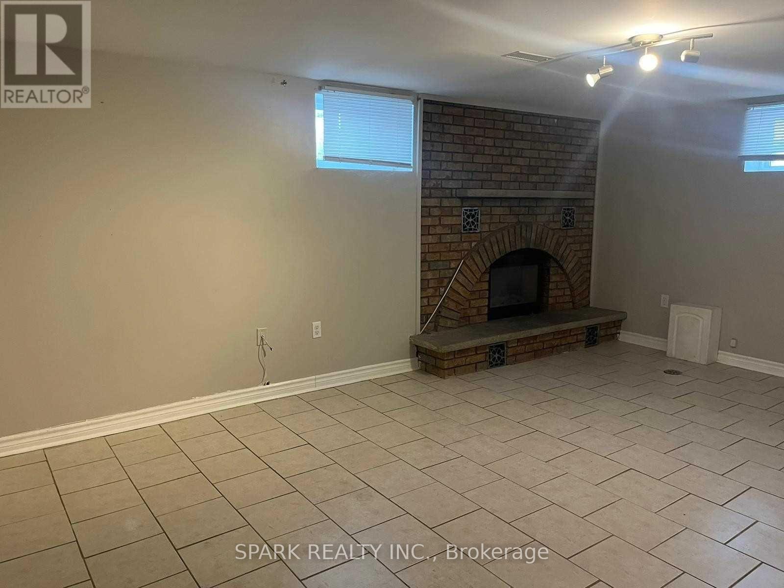 Bsmt - 55 Moore Street, Brampton, Ontario  L6X 1V2 - Photo 5 - W12485599