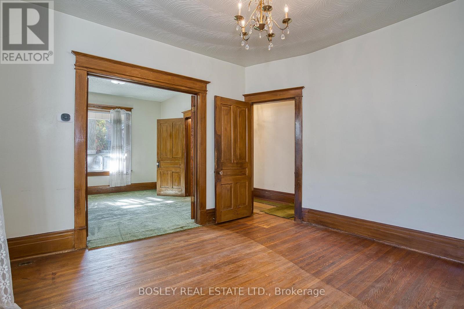 76 Pearson Avenue, Toronto, Ontario  M6R 1G5 - Photo 11 - W12485601