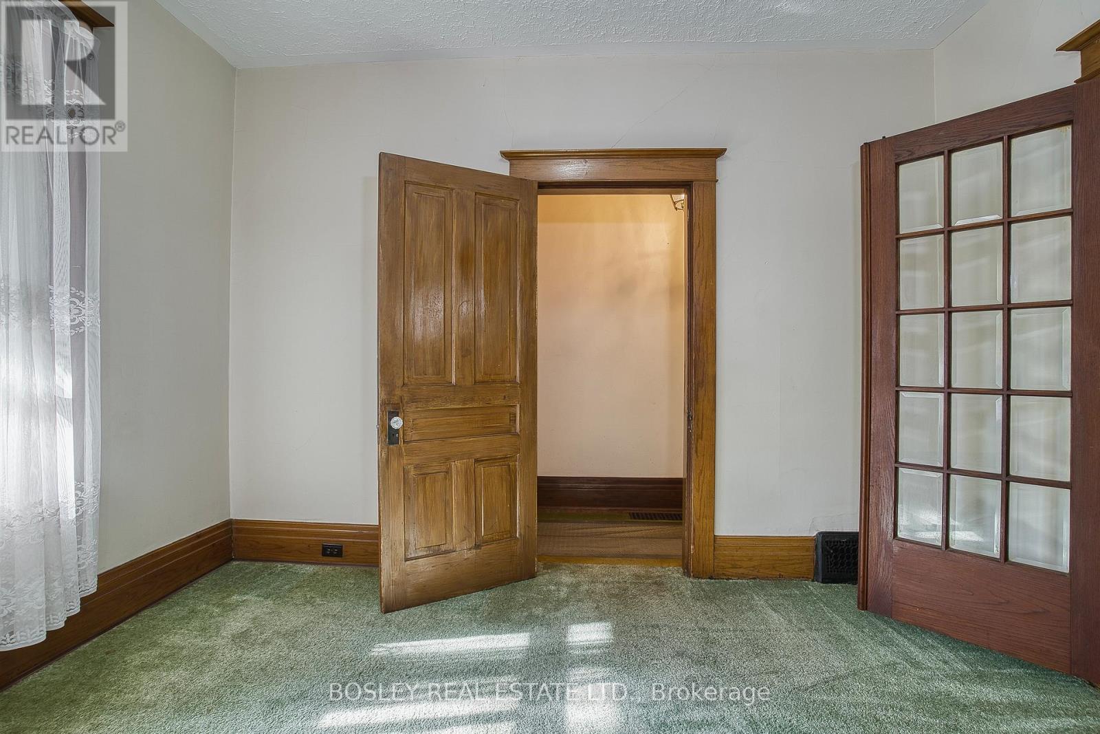 76 Pearson Avenue, Toronto, Ontario  M6R 1G5 - Photo 13 - W12485601