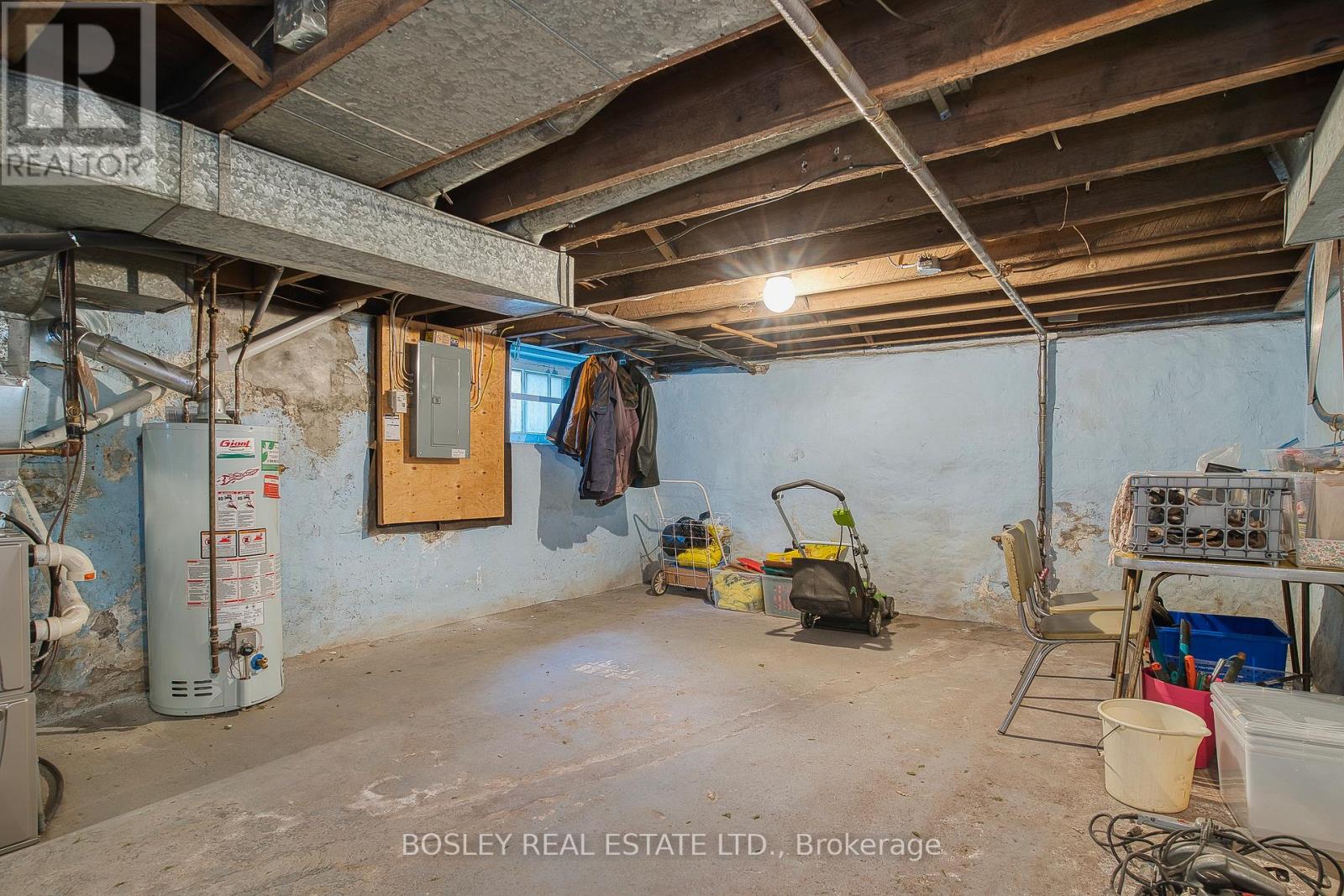 76 Pearson Avenue, Toronto, Ontario  M6R 1G5 - Photo 36 - W12485601