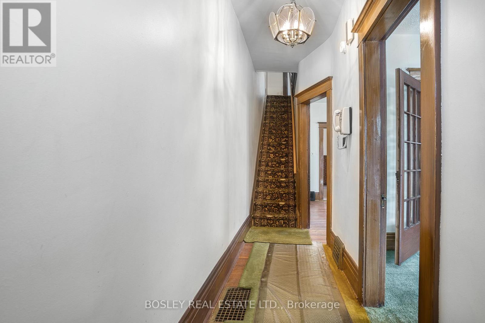 76 Pearson Avenue, Toronto, Ontario  M6R 1G5 - Photo 6 - W12485601