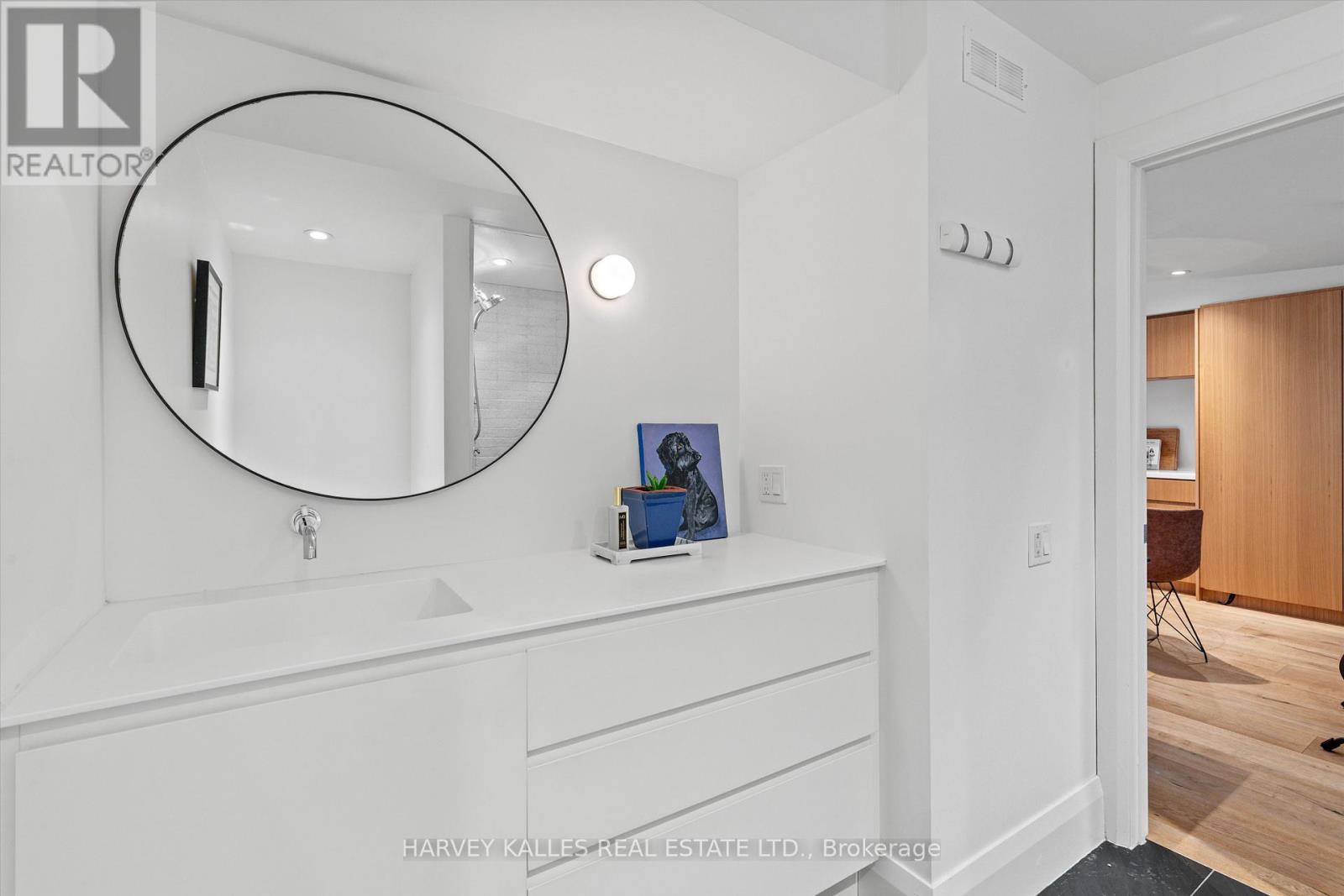 D - 786 Ossington Avenue, Toronto, Ontario  M6G 3V1 - Photo 17 - W12485619