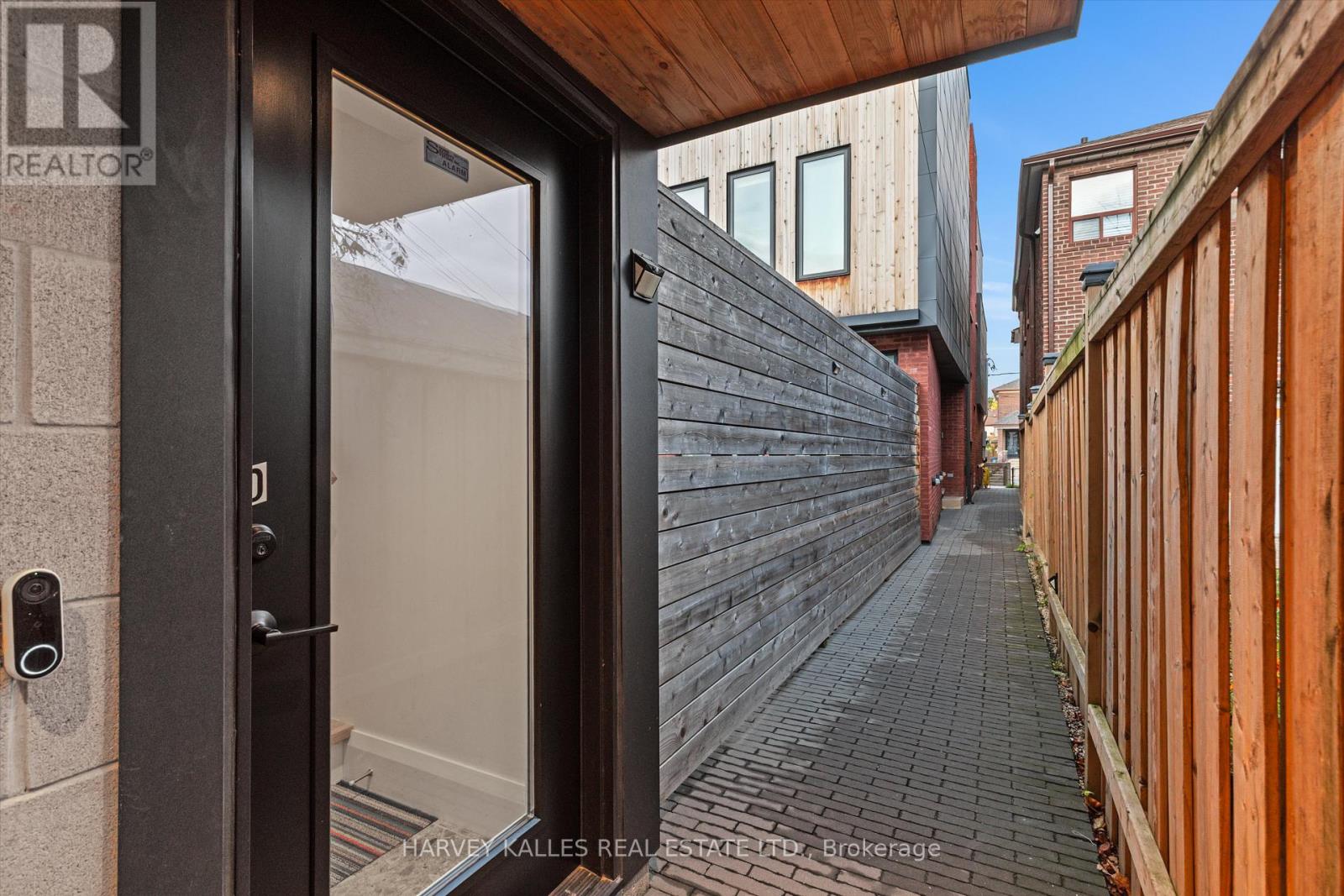 D - 786 Ossington Avenue, Toronto, Ontario  M6G 3V1 - Photo 20 - W12485619